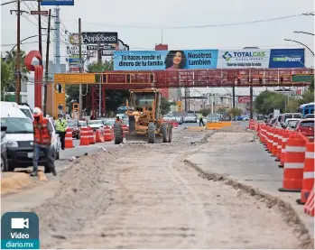  ??  ?? DE LA avenida Adolfo López Mateos a la calle Francisco Márquez fueron cerrados los carriles centrales