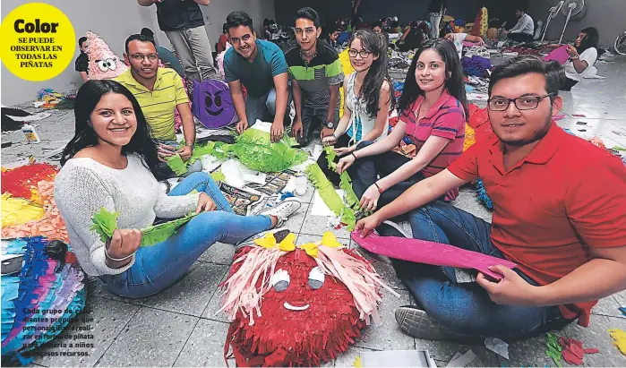  ??  ?? Color se puede observar en todas las piñatas Cada grupo de estudiante­s propuso qué personaje iban a realizar en forma de piñata para donarla a niños de escasos recursos.