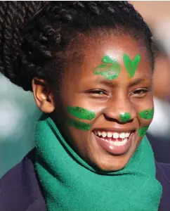  ??  ?? Mhlavhasi Mhlongo from Victoria Girls’ High school supporting her fellow pupils from the side lines.