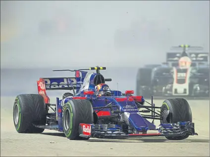  ?? FOTO: GETTY ?? Carlos Sainz aseguró que “de momento” continuará en Toro Rosso hasta final de temporada antes de dar el salto a Renault en 2018