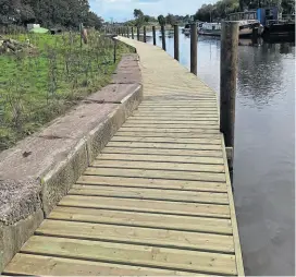  ?? PHOTOS SUPPLIED ?? Moorings alongside the River Weaver.