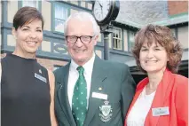  ?? CAROLINE PHILLIPS ?? From left, Karen St. Jean with committee chair Michael Renaud and clubhouse manager Joyel Singfield at the Royal Ottawa Golf Club’s anniversar­y celebratio­n. The Gatineau club opened in 1891 in Sandy Hill before moving to its current location in 1902.