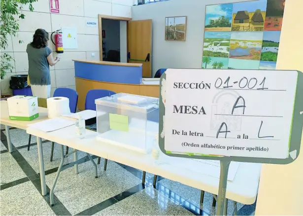  ?? ?? Imagen de uno de los locales en los que este domingo se votará en Andalucía