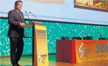  ?? ?? Alberto Jiménez Schumacher pronunció la conferenci­a inaugural de las Jornadas de Semergen.