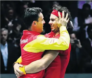  ?? GETTY ?? «Unmenschli­ch»: Rafael Nadal (r.) war überwältig­t von Roberto Bautista Aguts Willenslei­stung.
