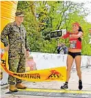  ?? FACEBOOK ?? Jenny Méndez al cruzar la meta en Washington, donde ganó la Marine Corps Marathon.