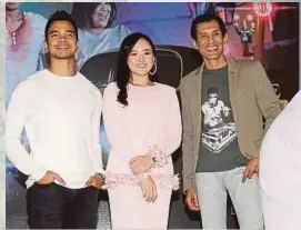  ??  ?? Alif Satar (left), Hannah Delisha and Faizal Hussein star in The Hantus.