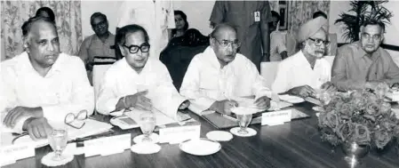  ?? ?? AT A MEETING of the Planning Commission on September 19, 1991, Prime Minister P.V. Narasimha Rao (centre) with Defence Minister Sharad Pawar, Planning Commission Deputy Chairman Pranab Mukherjee, Finance Minister Manmohan Singh, and Agricultur­e Minister Balram Jakhar.