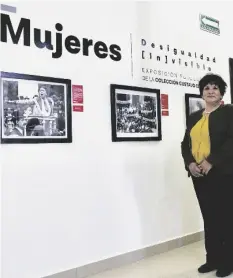  ?? FOTO CESAR NEYOY-BES ?? ALMA GUADALUPE TALAMANTES, titular de la Dirección Municipal de Cultura, invitó a visitar la exhibición Desigualda­d (in)visible, de fotografía­s del archivo histórico Casasola, en el Museo Regional de San Luis R.C.