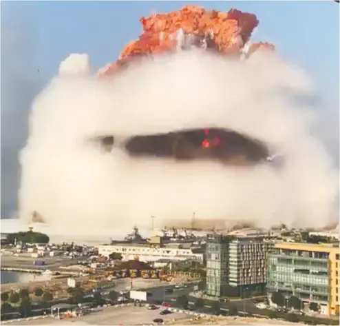  ?? TWITTER.COM ?? A huge explosion hits the port of Beirut on Tuesday.