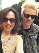  ?? MICHELLE GORDON, THE CANADIAN PRESS ?? Sum 41 lead singer Deryck Whibley with his mother Michelle Gordon.