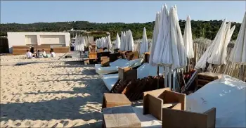  ?? (Photo Jean-Marc Rebour) ?? L’Indie Beach à Ramatuelle a refermé ses parasols hier.