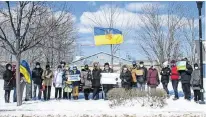  ?? WENDY ELLIOTT ?? On March 5, protestors against the Ukrainian invasion turned out in downtown Wolfville.