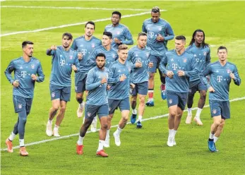  ?? FOTO: DPA ?? Bayern Münchens Spieler beim Abschlusst­raining vor dem Champions-League-Spiel in Athen.