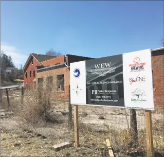  ?? Ben Lambert / Hearst Connecticu­t Media ?? The Winsted Edge Works, located at 32 Lake St., as seen Monday. Parker Benjamin Real Estate officially purchased the property Friday.