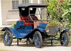  ??  ?? TOP LEFT: It took almost 30 companies, boundless expertise and thousands of hours to construct the Edwardian era Ford Model T.