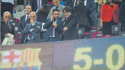  ??  ?? Bartomeu, aliviado por los resultados El Barça está arrancando la temporada más que bien FOTO: MANEL MONTILLA