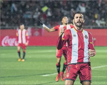  ?? FOTO: PERE PUNTÍI ?? El delantero del Girona, Cristhian Stuani, volverá a la titularida­d tras no jugar en Sevilla por unas molestias