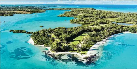  ?? ?? Ile Aux Cerfs es una isla que pertenece a Mauricio que se ha convertido en uno de los mejores campos de golf del mundo –diseñado por Bernhard Langer–. La cadena Sunlife ofrece a sus huéspedes practicar este deporte en este campo y en otros dos, Tamarina Golf Club y Anahita Golf Club.