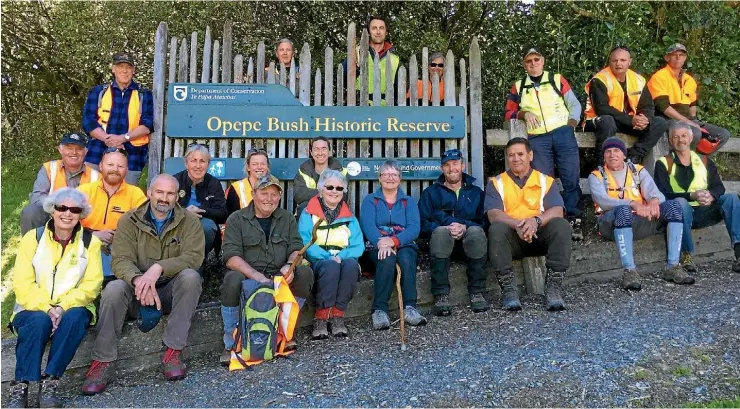  ?? PHOTO: SUPPLIED ?? Volunteers from Predator Free Taupo¯ , Forest &amp; Bird members and DOC rangers prepare to set traps at Opepe Reserve.