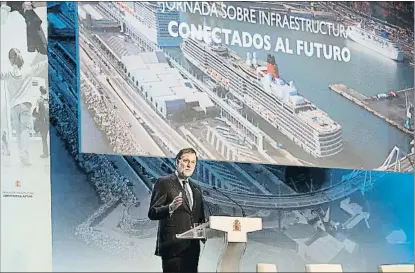  ?? ANA JIMÉNEZ ?? Rajoy, durante su anuncio de inversione­s en infraestru­cturas, el pasado martes en Barcelona