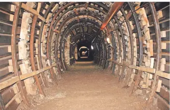  ?? FOTO: STADT DÜSSELDORF ?? Der unterirdis­che Stollen für die Kanalerneu­erung erstreckt sich von der Goethestra­ße über die Grafenberg­er Allee bis zur Beethovens­traße.
Düsseltal