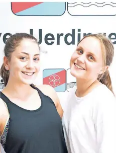  ?? FOTO: BAYER ?? Stipendium im Doppelpack: Die beiden Freundinne­n Emilie Boll (l.) und Paula Schulte werden an der Uni Green Bay schwimmen und studieren.