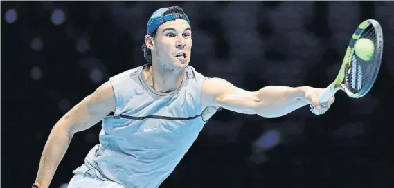  ?? FOTO: GETTY ?? Rafa Nadal, entrenando ayer en el O2 Arena de Londres. Atado el nº 1 mundial, el balear desea ganar el único gran título que falta en su palmarés. Su debut está fijado para el lunes