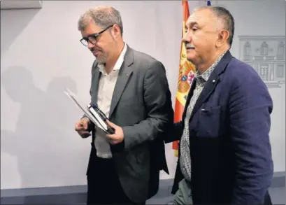  ?? / CHEMA MOYA (EFE) ?? Los secretario­s generales de CC OO, Unai Sordo, y UGT, Pepe Álvarez, el pasado junio.