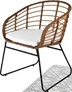  ??  ?? Gartenstuh­l
„Covelo“mit Kunstratta­n, ca. 339 Euro. Von Brafab, gibt’s über www.design botschaft.com