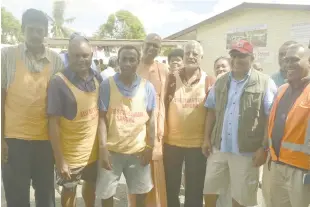  ?? Photo: WAISEA NASOKIA ?? Prime Minister Voreqe Bainimaram­a with members of the Fiji Sevashram Sangha at AndrewsPri­mary School in Nadi yesterday.