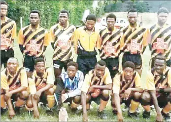  ?? (Courtesy pic) ?? Former MP Sibusiso ‘Scorpion’ Nxumalo as a goalkeeper for Mhlume Peacemaker­s in this undated photo before a Castle Premier League match.