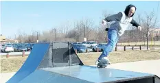  ?? ALLAN BENNER/TRIBUNE STAFF ?? Matthew Coons rides one of the ramps at the Welland skatepark.