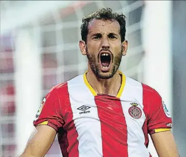  ?? LLIBERT TEIXIDÓ ?? Gerard Moreno y Christian Stuani vivirán su particular duelo ante la portería rival; ambos son los máximos goleadores de sus equipos