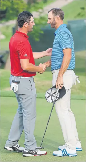  ?? FOTO: EFE ?? Jon Rahm y Dustin Johnson ofrecieron una final de un nivel extraordin­ario