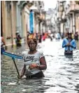  ?? Foto: Yamil Lage, afp ?? Was Havanna auf Kuba schon durchma chen muss, droht Florida erst noch: eine Sturmflut.