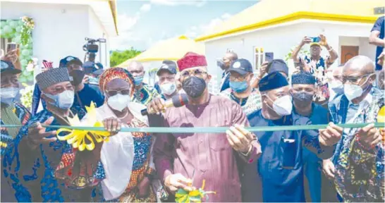  ??  ?? L- R: Alake of Egbaland, Oba Adedotun Gbadebo, Alake of Egbaland; Noimot Salako-Oyedele, deputy governor, Ogun State; Governor Dapo Abiodun of Ogun State; Jamiu Omoniyi Akande, commission­er for housing, Ogun State; and Tokunbo Talabi, secretary to the state government (SSG), during the commission­ing of Prince Court Estate, Kemta Idi-Aba, Abeokuta, recently