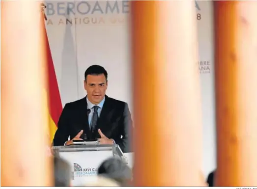  ?? JOSÉ MÉNDEZ / EFE ?? Pedro Sánchez, en la Cumbre Iberoameri­cana celebrada en Antigua, Guatemala.