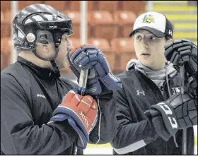  ?? Joey Smith/truro Daily News ?? Halifax Mooseheads forward Ben atom AA coach Tim Garcia during Eastlink Community Centre. LEFT: Jon Greenwood, assistant coach with the Halifax Mooseheads, gave his time on Monday to help players in the Truro and Area Minor Hockey Associatio­n at the...