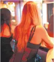  ?? FOTO: DPA ?? Rund 600 Prostituie­rte verkehren an einem Tag in Augsburg – ein Spitzenwer­t.