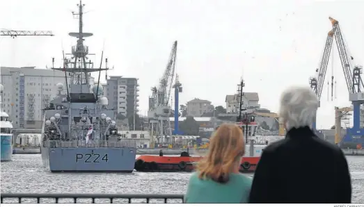  ?? ANDRÉS CARRASCO ?? El buque de guerra ‘HMS Trent’, en Gibraltar el año pasado.