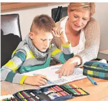  ?? FOTO: FRANK HOERMANN ?? Der Gesprächsk­reis für Eltern bietet praktische Hilfen, um den Schul- und Familienal­ltag zu meistern.