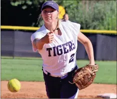  ??  ?? Tommy Romanach / Rome News-TribuneDar­lington pitcher Josi McKibben pitches the ball during the Lady Tigers’ 5-3 loss against Trion at Darlington on Thursday.