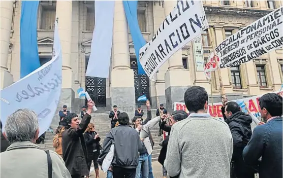  ?? (LA VOZ/ARCHIVO) ?? Viejo reclamo. Desde hace años, el gremio reclama para que todos los cargos en los tribunales de Córdoba sean concursado­s.