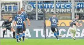  ?? GETTY IMAGES ?? Juventus striker Gonzalo Higuain scores the winner in the Serie A match against Inter Milan at Stadio Giuseppe Meazza, Milan on Sunday night.