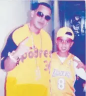  ??  ?? DESTINO. Siendo apenas un niño, Brytiago se tomó esta foto con Daddy Yankee, a quien siempre ha admirado.