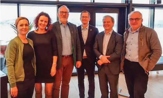  ?? FOTO: PER KRISTIAN LUNDEN ?? Dette er Agder Energi-delegasjon­en som traff sine motstykker fra Statkraft og Skagerak Energi i Oslo torsdag og fredag. F.v. Kvinesdals varaordfør­er Lena Kloster Rannestad, Ivelands ordfører og AUS nestleder Gro Anita Mykjåland, Risørs ordfører Per Kr....