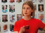  ??  ?? Rosamund Pike as money-minded Marla