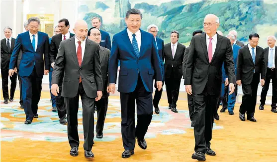  ?? HUANG JINGWE/AP ?? Xi Jinping se reunió con más de una docena de directores ejecutivos estadunide­nses.