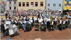  ?? Foto: Thorsten Jordan ?? Der Musikverei­n Penzing bei einem Standkonze­rt während des Ruethenfes­ts in Landsberg im Jahr 2015.